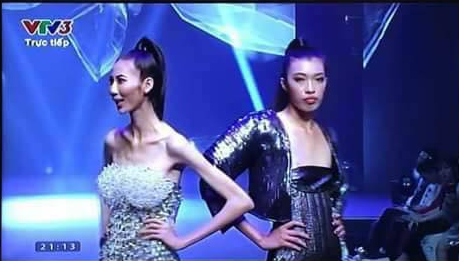 hinh anh gay soc nhat chung ket next top lan truyen manh hon ca luc kim dung dang quang