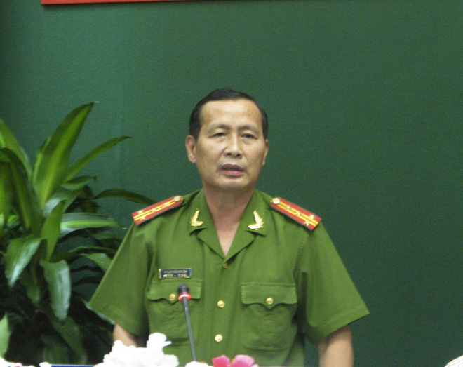 bo hiep dam con gai ruot 11 tuoi lanh an chung than den luot ong noi duoc dem ra xet xu