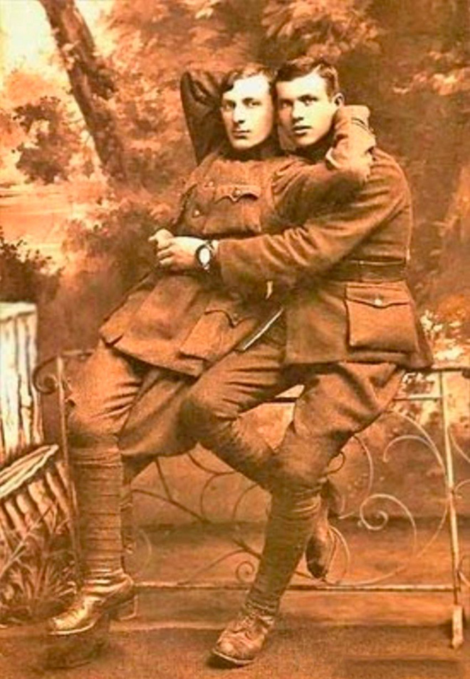 nhung hinh anh than mat cua cac chang trai cach day 100 nam dong tinh khong phai trao luu