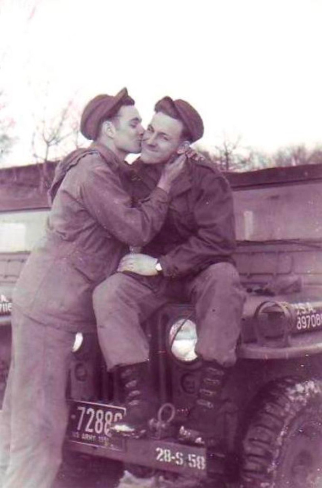 nhung hinh anh than mat cua cac chang trai cach day 100 nam dong tinh khong phai trao luu