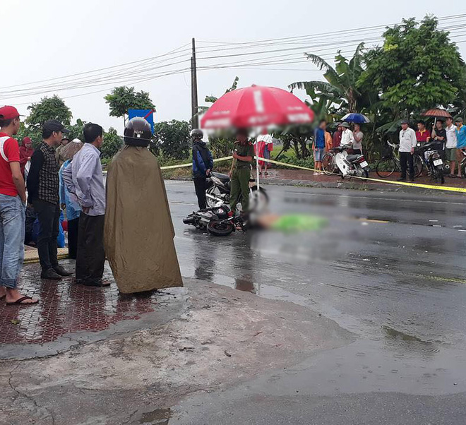 bac ninh nu sinh di xe may dien bi xe dau keo can tu vong tren duong toi truong