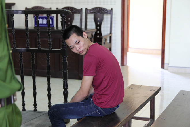 bi cao dau don nhin me va vo lan cuoi truoc khi bi ket an 20 nam tu vi giet nguoi