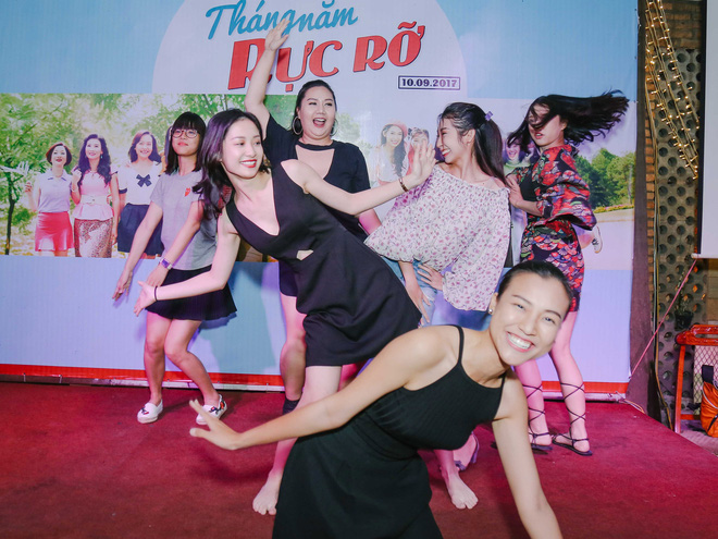 dan my nhan viet 2 the he cuc nhang nhit trong tiec dong may sunny ban viet