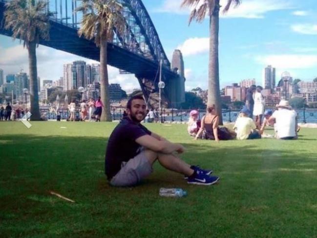 bi ham hiep va dam trong thuong nu du khach nguoi anh keu cuu tren facebook