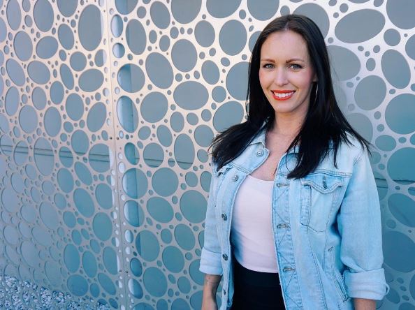 nhan duoc anh vo sap cuoi trong mot bo phim den chong chi suy nghi mot dieu khien nhieu nguoi cam dong