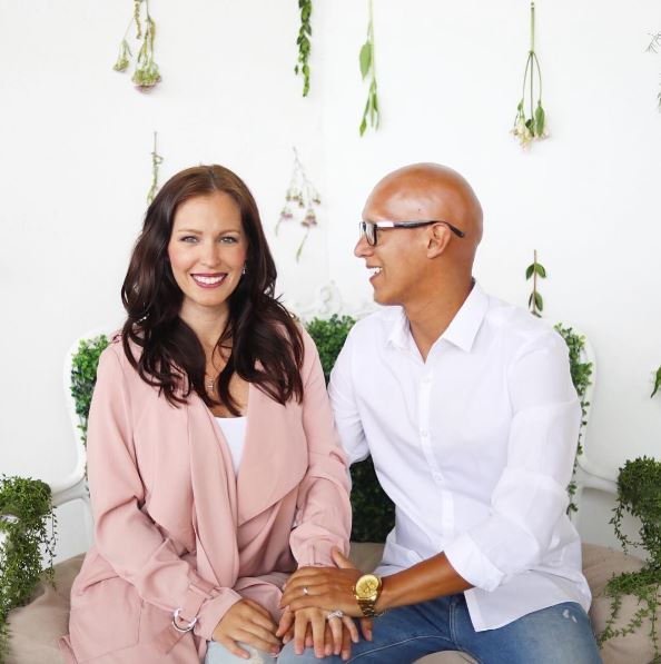 nhan duoc anh vo sap cuoi trong mot bo phim den chong chi suy nghi mot dieu khien nhieu nguoi cam dong