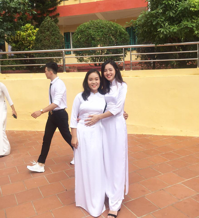 chan dung nu sinh so huu goc nghieng tro thanh chu de ban tan cua dan mang