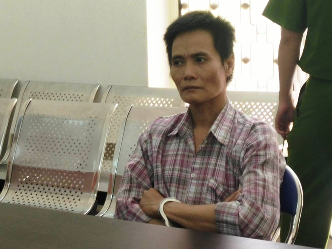 vo ngoai tinh roi co con chong tuc gian mua xang ve khoa cua dot chay 2 me con