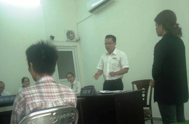 vo ngoai tinh roi co con chong tuc gian mua xang ve khoa cua dot chay 2 me con