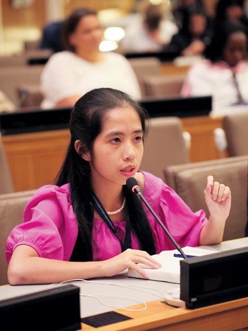 co gai viet di 14 quoc gia thuc hien uoc mo phat trien giao duc