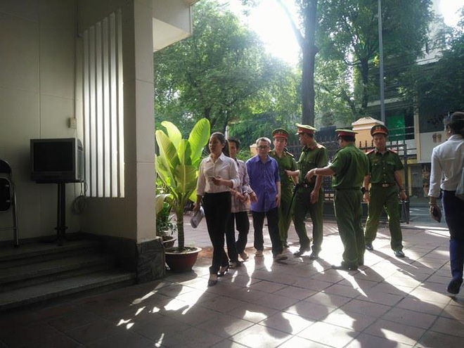 xam hai be gai tat nguyen den mang thai 9 tuan yeu rau xanh lanh an