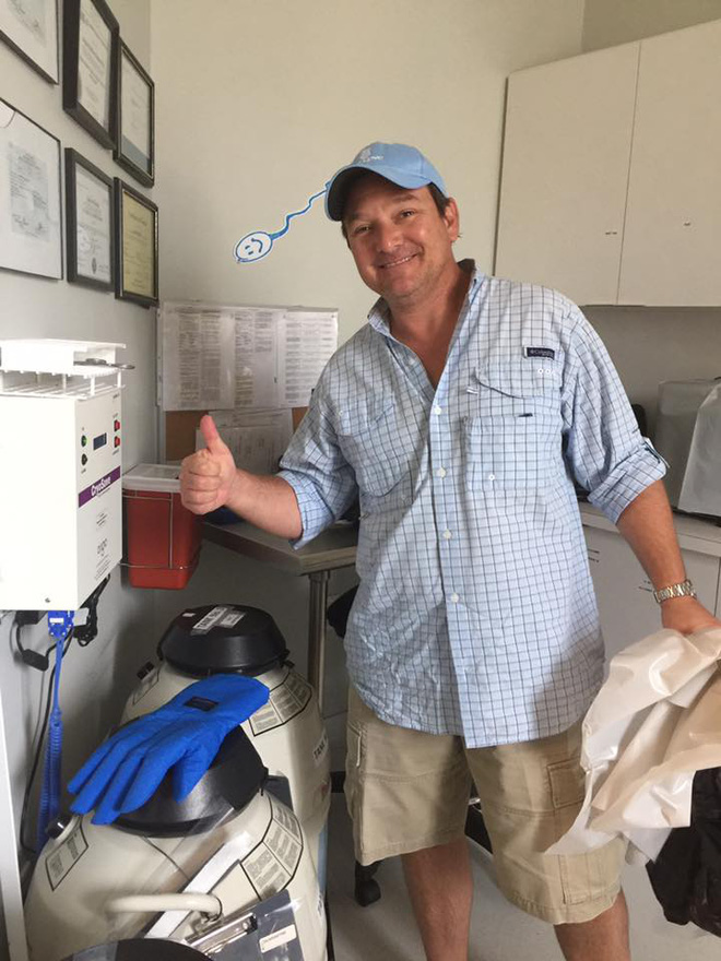 trong con bao irma vi bac si nay nhat dinh khong chiu di tan de bao ve hy vong cua nhung benh nhan hiem muon