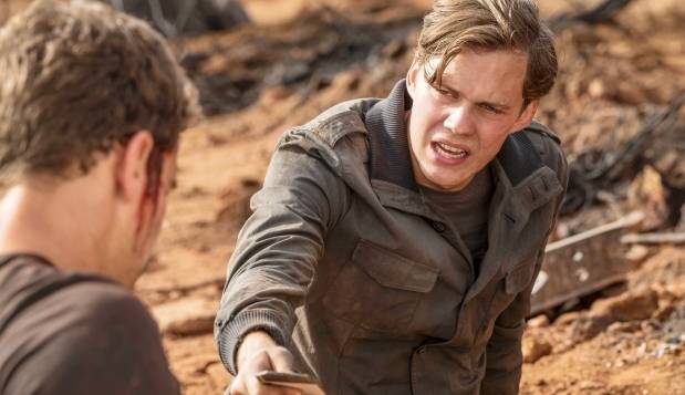 ta t ta n ta t nhu ng die u ca n bie t ve chu he de p trai nha t li ch su hollywood trong phim it