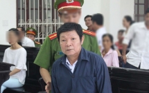 to cao cha va ong noi hiep dam con gai ruot 11 tuoi ba ngoai lien tuc nhan duoc tin nhan doa giet