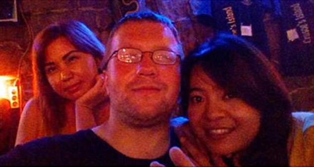 ke an may xuyen luc dia dinh dap chuyen bay quay lai dong nam a