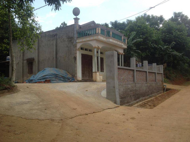 cong an tri ch xua t camera o ca c cay xang va lam viec voi nguoi dan ong cho 2 tu tu muon xe may sau khi tron khoi phong biet giam