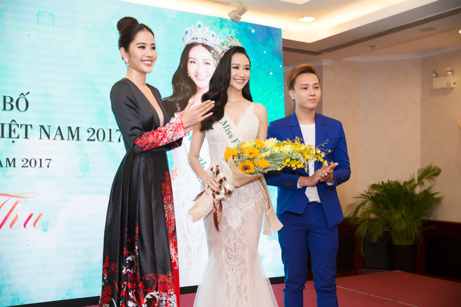 nam em xinh dep long lay trao vuong mien cho ha thu thi miss earth 2017