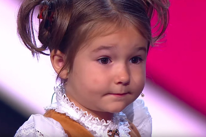truoc khi gay sot o little big shots co be xinh xan noi 8 thu tieng da noi danh the gioi