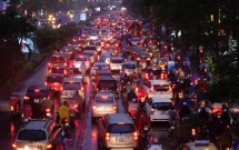 chum anh anh huong cua bao so 10 nguoi ha noi voi va ve nha trong con mua lon