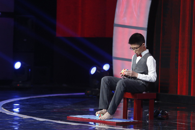 than dong 12 tuoi dien xiec rubik xuat than o little big shots ban viet