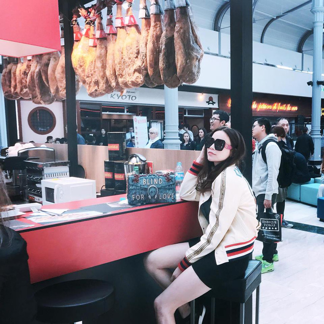 ho ngoc ha tang nguoi tinh tin don kim ly nhung loi khen co canh sau khi duoc goi la em yeu
