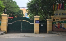 ha noi gioi ngoe nguay trong khay dung thuc an cua hoc sinh nha truong giai thich do rua bat khong sach