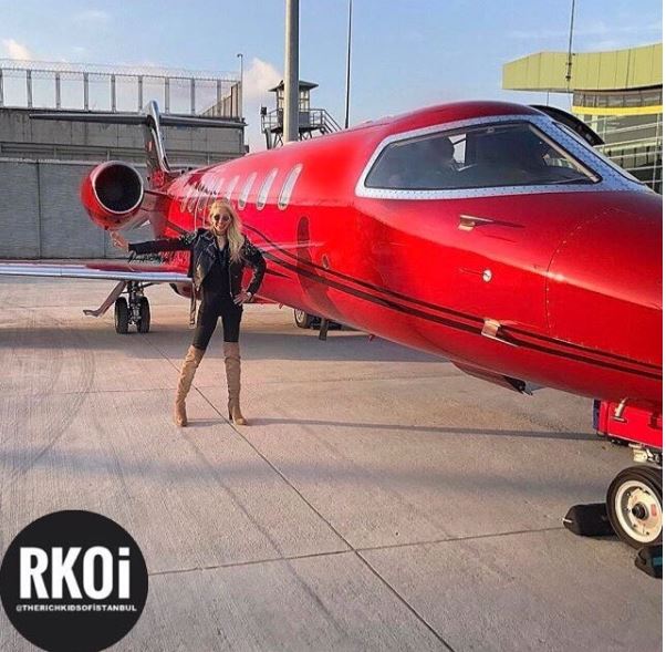 cac tieu thu cong tu tho nhi ky pho bay cuoc song giau co tren instagram khien nguoi xem choang ngop