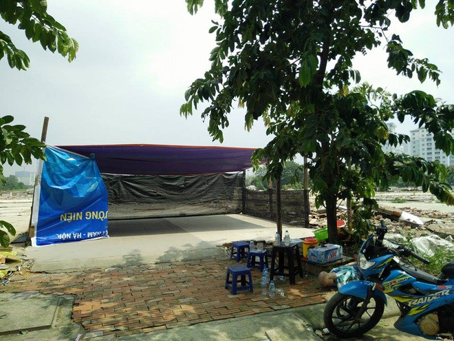 ha noi be gai 5 tuoi trong thuong vi vat cung vang trung dau khi choi o san chung cu