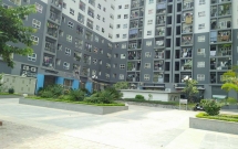 ha noi be gai 5 tuoi trong thuong vi vat cung vang trung dau khi choi o san chung cu