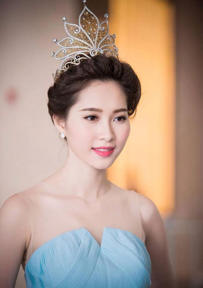 ban than cua hoa hau thu thao bat ngo tiet lo ve chuyen tinh cua cap doi