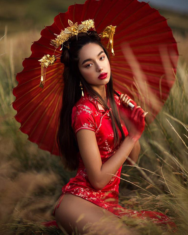 bong hong lai goc viet thi hoa hau hoan vu canada gay sot vi qua goi cam