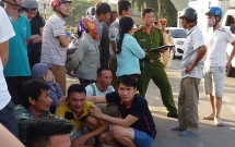 nguoi dan ong oa khoc nuc no khi chung kien con trai 3 tuoi tu vong vo nguy kich sau tai nan