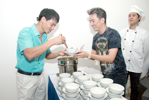 dam vinh hung va loat sao viet len tieng bao ve xuan bac giua bao scandal