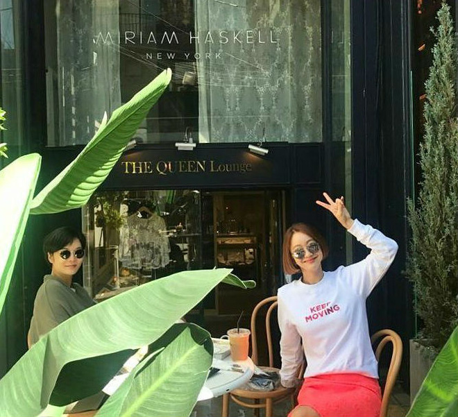 my nhan tinh yeu trong sang chae rim lan dau lo dien sau khi thong bao mang bau