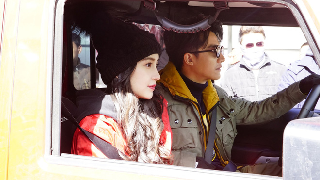 giua tiet troi lanh gia me mot con angelababy van xinh dep rang ngoi