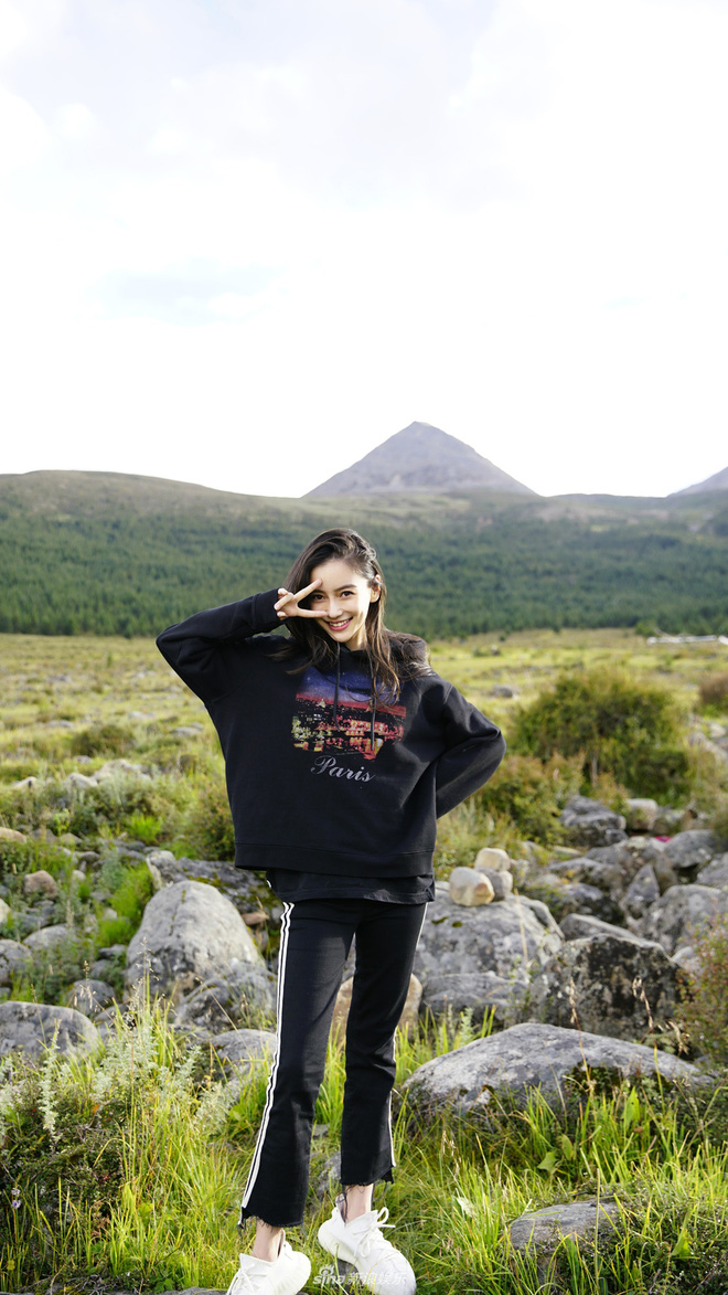 giua tiet troi lanh gia me mot con angelababy van xinh dep rang ngoi