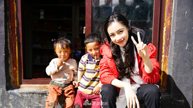 giua tiet troi lanh gia me mot con angelababy van xinh dep rang ngoi