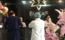 vu nguoi phu nu nguy kich sau phau thuat got cam giam doc benh vien tham my len tieng