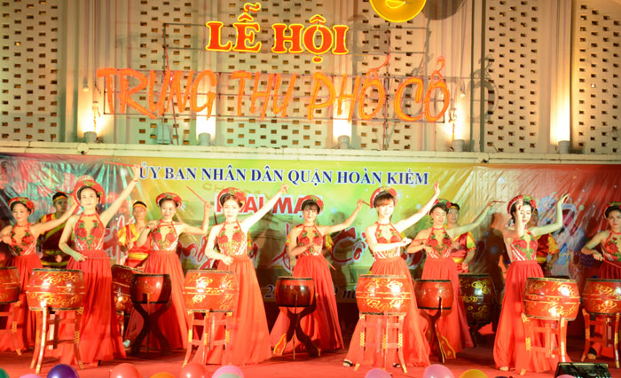 khai mac le hoi trung thu pho co ha noi 2017