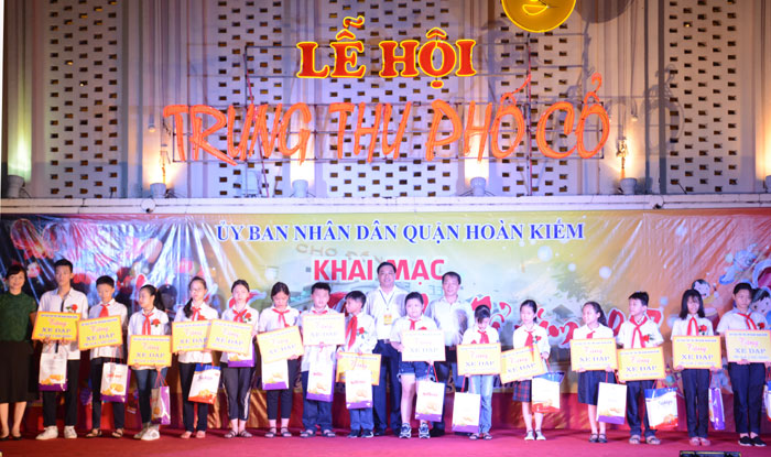 khai mac le hoi trung thu pho co ha noi 2017