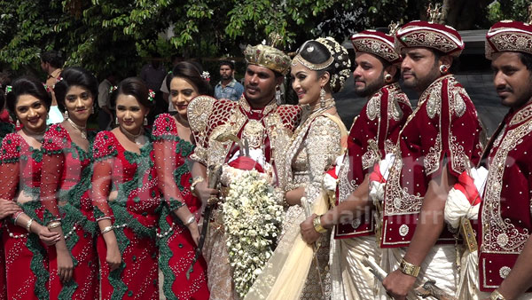 bat 250 em nho bo hoc cam duoi vay cuoi dai 32 km co dau bi canh sat dieu tra vi vi pham quyen tre em