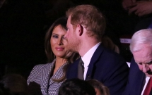 ba melania cong du nuoc ngoai mot minh gap hoang tu anh va thu tuong canada