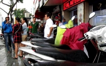 tp hcm chu bai xe bi lap bien ban nhan vien xuc pham rut day nit danh thuong uy cong an