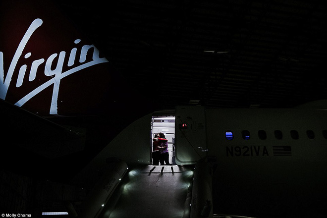 chum anh cuoc song bi an cua cac tiep vien hang khong o do cao hon 9000m