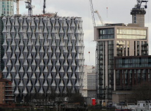 chi con vai thang nua cong trinh dai su quan dat nhat the gioi cua my tai london se di vao hoat dong