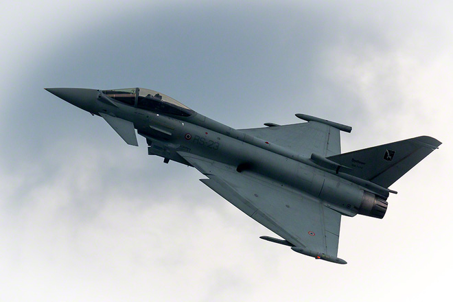 giay cuoi cung tham khoc tiem kich eurofighter typhoon italia lao xuong bien