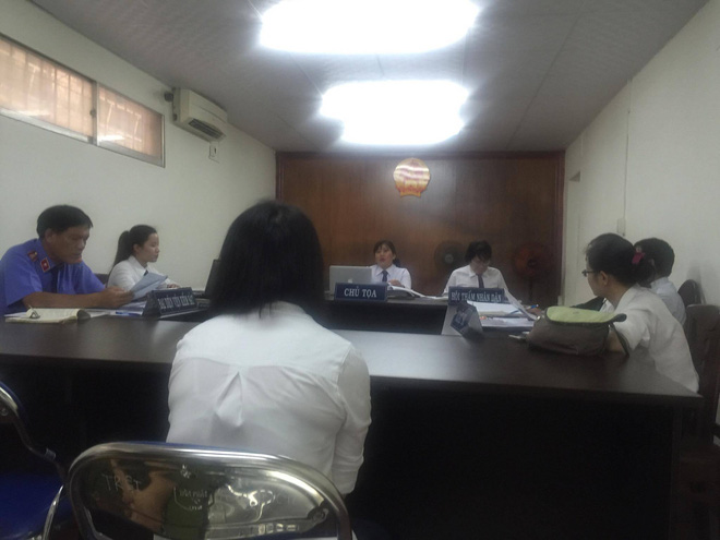 me vo tinh lam chet con gai 2 tuoi sau khi bi chong phat hien dua be khong phai con ruot cua minh