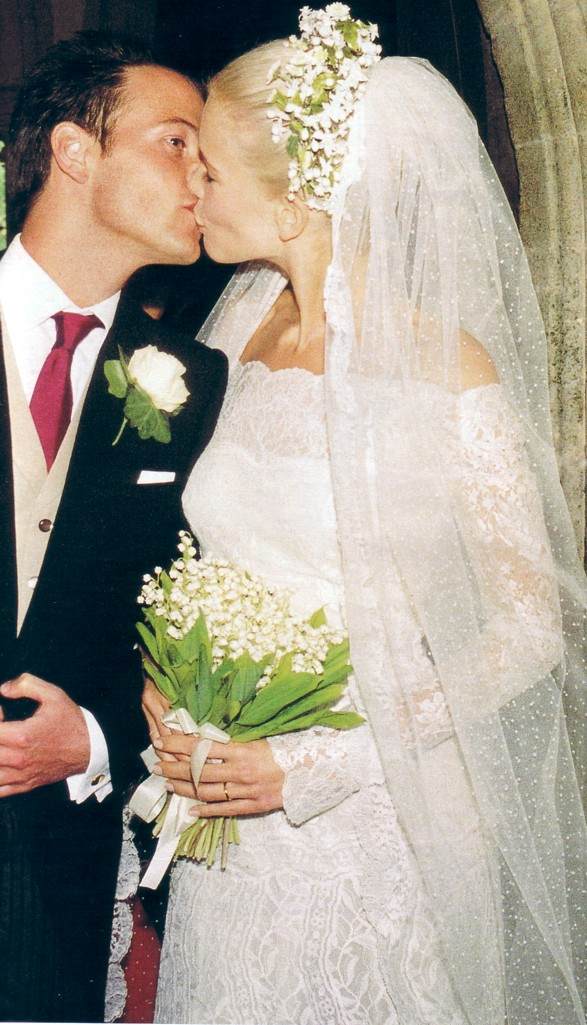 claudia schiffer sieu mau huyen thoai so huu so do vang 90 60 90 va cuoc doi vien man dang mo uoc cua moi phu nu