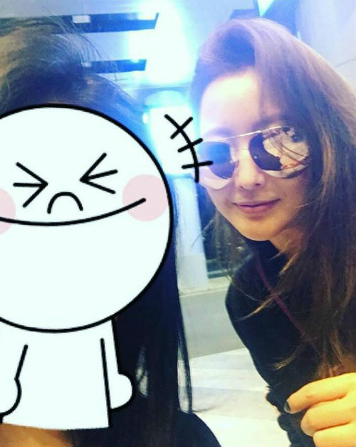 kim hee sun bat ngo toi da nang nghi duong chao than thien voi nguoi ham mo tai san bay