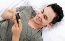 moi khi nhan tin chong lai cuoi khuc khich toi am tham dieu tra va len ke hoach tra thu